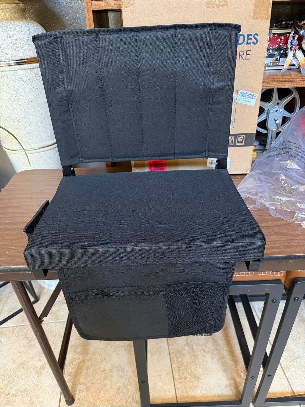 NIB Halituny Stadium Seat with Cup Holder - black